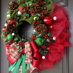 Green & Red Berries Christmas Wreath - Way/Classic Gift Decorations Ornament - thumbnail 3