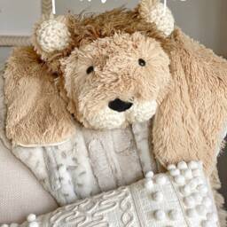 Handmade Lion Rug in Plush Faux Fur For Safari Nursery - thumbnail 2