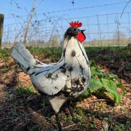 Recycled Metal White Hen - thumbnail 2