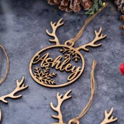 Personalized Oak Reindeer Christmas Ornament Family Tree Bauble - thumbnail 3