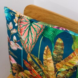 Supersoft Heavyweight Velvet Cushion. Large Scale Exotic Jungle Leaves Pattern. 17x17 - thumbnail 2