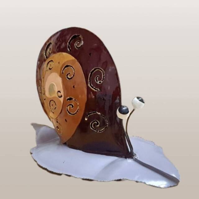 Handcrafted Metal Snail Garden Sculpture Ornament Statue. Outdoor