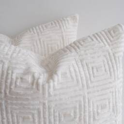 Luxury White Velvet Pillow Cover, Decorative Pillow, Euro Sham, Modern 20 X 20, 22 22, 24 24, 26 26, Wholesale Pi - thumbnail 2