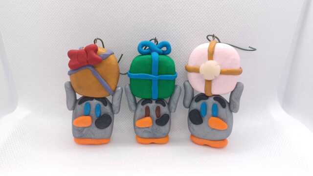 Polymer Clay Penguins With Presents Ornaments - image 1