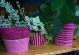 Pink Plant Pot Jar Flower Vase Set Of 3 Stripy Covers Cozies Hand Knitted - thumbnail 1