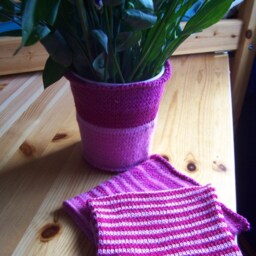 Pink Plant Pot Jar Flower Vase Set Of 3 Stripy Covers Cozies Hand Knitted - thumbnail 3