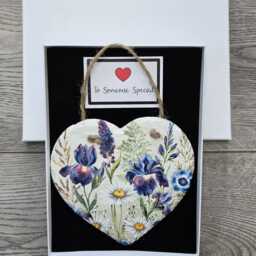 Daisy Iris Heart Slate Wall Hanging Meadow Flower Decor - thumbnail 2