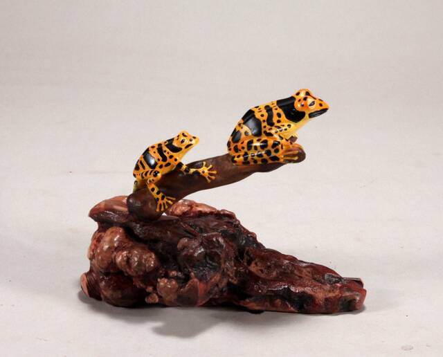 Frog Sculpture Decor Figurine By John Perry 2 Black & Yellow 6In Long Statue - image 1
