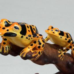 Frog Sculpture Decor Figurine By John Perry 2 Black & Yellow 6In Long Statue - thumbnail 2