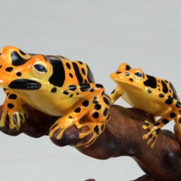 Frog Sculpture Decor Figurine By John Perry 2 Black & Yellow 6In Long Statue - thumbnail 3