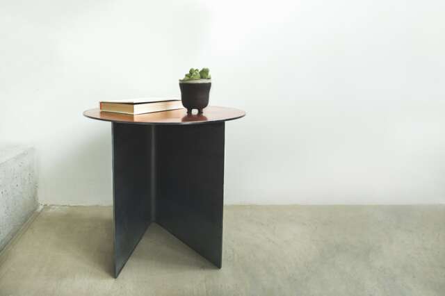 Industrial Round Metal Side Table Minimalist Bedside End Table - image 1