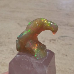 Ethiopian Opal Natural Shape Of A Bird Set On To Rose Quartz Pedestal - thumbnail 3