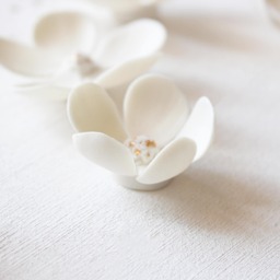 Wall Decor Of 15 Porcelain & 24K Gold Brier Roses For Home Decoration - thumbnail 1