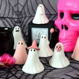 Spooky Ghost Sculpture Ceramic Pink Skull - thumbnail 2