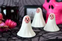 Spooky Ghost Sculpture Ceramic Pink Skull