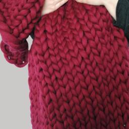 Burgundy Chunky Knit Throw Blanket, Merino Wool, Handmade - thumbnail 3
