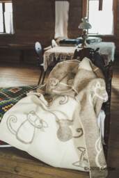 Wool Blanket Reversible New Zealand Throw With Cats - 130x200cm - thumbnail 1