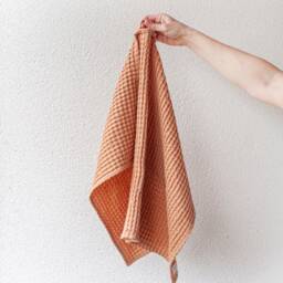Waffle Linen Hand Towel in Creamy White. Linen-Cotton Blend Waffle Bath Towel. Absorbent & High Quality - thumbnail 2