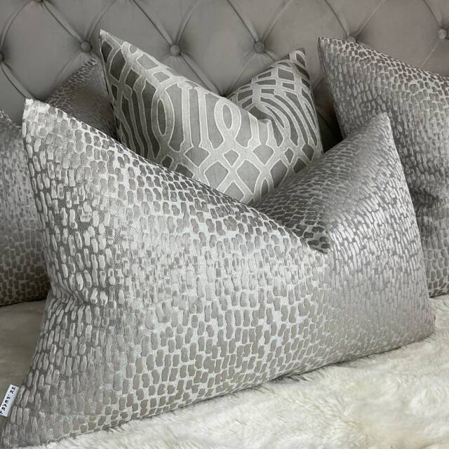 "Antelope Luxury Textured Rectangle Cushion Pillow Cover 12""x20" - image 1