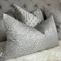 "Antelope Luxury Textured Rectangle Cushion Pillow Cover 12""x20" - thumbnail 1