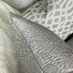 "Antelope Luxury Textured Rectangle Cushion Pillow Cover 12""x20" - thumbnail 4