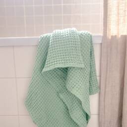 Linen-Cotton Waffle Towel Set, Absorbent Bath & Hand Towels - thumbnail 2