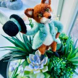 Needle Felted Gentleman Fox - With Top Hat, Victorian Dapper Doll, Handmade Woodland Animal, Collector Figurine - thumbnail 4