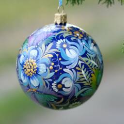 Hand-Painted Nativity Scene Ornament, Ukrainian Christmas Blue Flower Bauble Unique Tree Ball With Petrykivka Painting - thumbnail 3