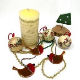 Fused Glass Robin Ornament Handmade Bird Hanger - thumbnail 2