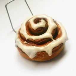 Cinnamon Roll Business Card Holder - Handmade Polymer Clay Pastry Decor - thumbnail 1