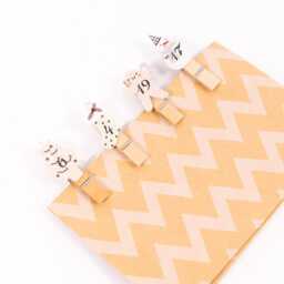 24 Mini Advent Calendar Pegs Numbered Make Your Own Craft Pink Stockings - thumbnail 3