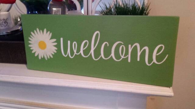 Welcome Porch Sign With Daisy Distressed Wood Patio Decor Rustic Primitive Summer Garden Spring Wall Hanging Housewarming Gift - image 1