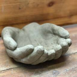 Stone Garden Pair Of Hands Hand Bird Feeder Bath Memorial Statue Ornament - thumbnail 2