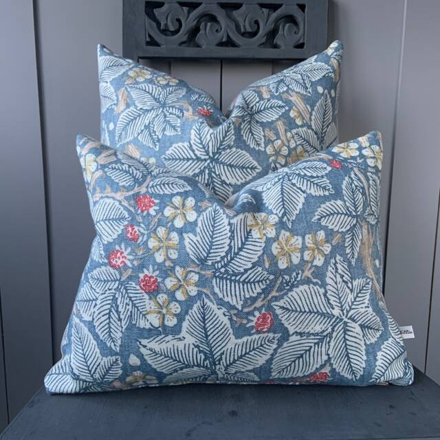 William Morris Luxury Designer Bramble Red Blue Vintage Cushion Pillow Sofa Cover - image 1