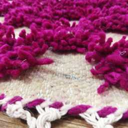 Handmade Magenta Wool Berber Rug, High-Low Pile Geometric Moroccan Carpet - thumbnail 4