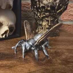 Skull Bee Ornament For Macabre Display Or Alter - thumbnail 3