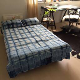 Linen Pillow Cover Hand Dyed With Natural Indigo Shibori Pattern - thumbnail 4