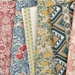 William Morris Floral Fitted Sheet Cotton Bassinet, Mini Crib Cover - thumbnail 3