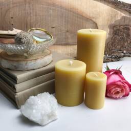 Small Pure Beeswax Candle - thumbnail 3