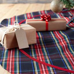 Black Stewart Tree Skirt With Red Trim, Tartan Skirt, Black Christmas Skirt - thumbnail 3
