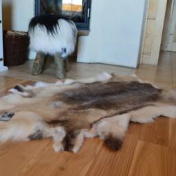 Luxurious Scandinavian Reindeer Rug Natural Skin Decor - 130 cm - thumbnail 2