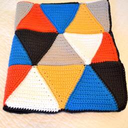 Crochet Triangle Blanket Pattern - thumbnail 3