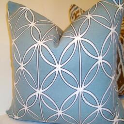 Blue Geometric Decorative Pillow Cover, Modern Circle Print, 20x20 - thumbnail 2