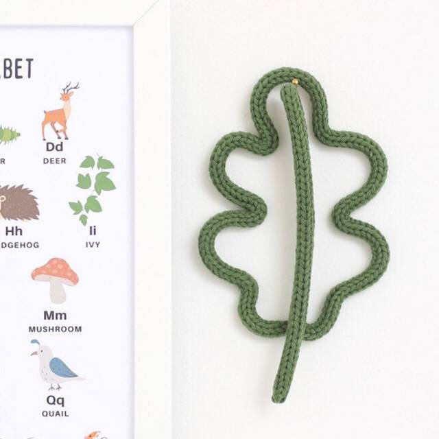 Knitted Wire Oak Leaf, Woodland Nursery Decor, Knitted Shape, Autumn Children's Wall Art, Kids Room Decor - image 1