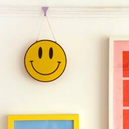 Smile Face Acrylic Mirror - 90S Novelty Wall Art With Gold Chain - thumbnail 4