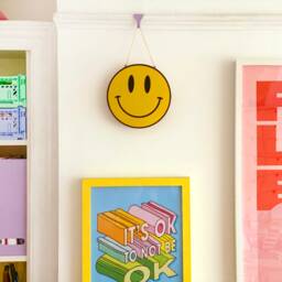 Smile Face Acrylic Mirror - 90S Novelty Wall Art With Gold Chain - thumbnail 3