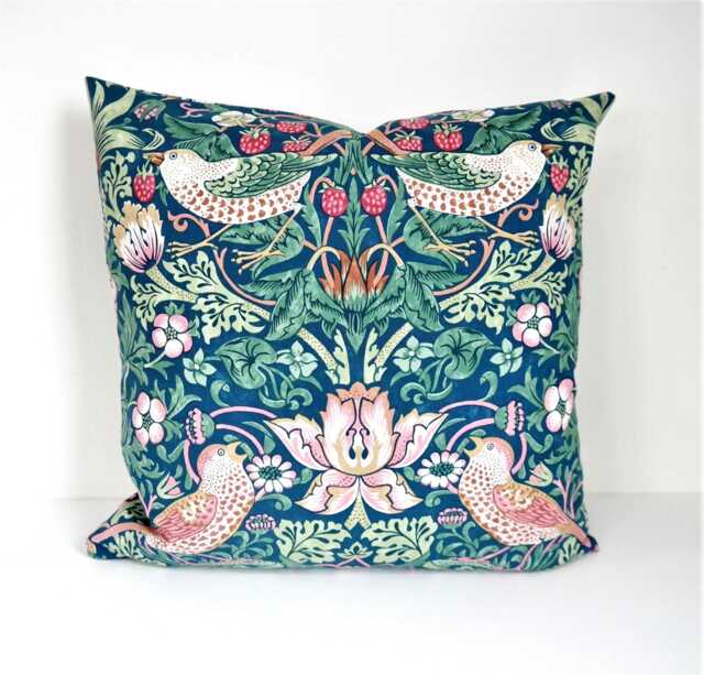 "Double Sided 18'' Strawberry Thief Pillow Cover. Design William Morris, 100% Cotton. For Cushion Size 45x45 cm - 18""x18" - image 1