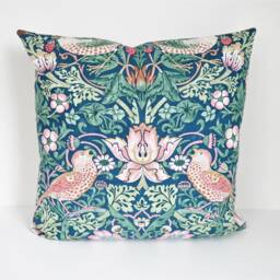 "Double Sided 18'' Strawberry Thief Pillow Cover. Design William Morris, 100% Cotton. For Cushion Size 45x45 cm - 18""x18" - thumbnail 2