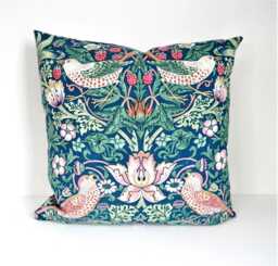 "Double Sided 18'' Strawberry Thief Pillow Cover. Design William Morris, 100% Cotton. For Cushion Size 45x45 cm - 18""x18" - thumbnail 1