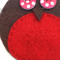 Robin Christmas Decoration, Traditional Stitched Felt Tree Ornament - thumbnail 3